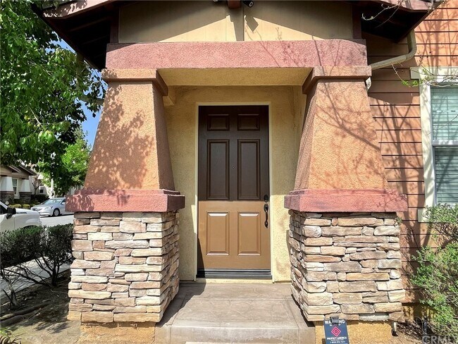 Building Photo - 1225 Evergreen Cir