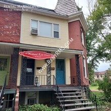 Building Photo - 929 SW Huntoon St