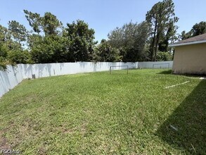 Building Photo - 623 Summit Ave S