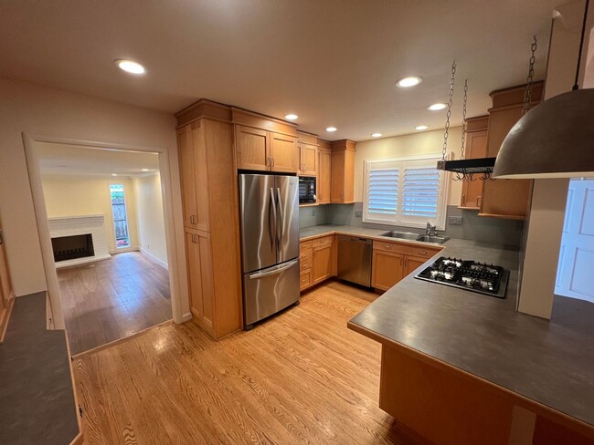 Foto del edificio - 3 bed / 2 Bath | Davis Slide Hill Park Hom...