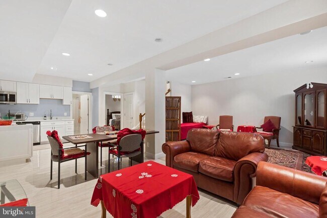 Building Photo - 43610 Aldie Mill Ct