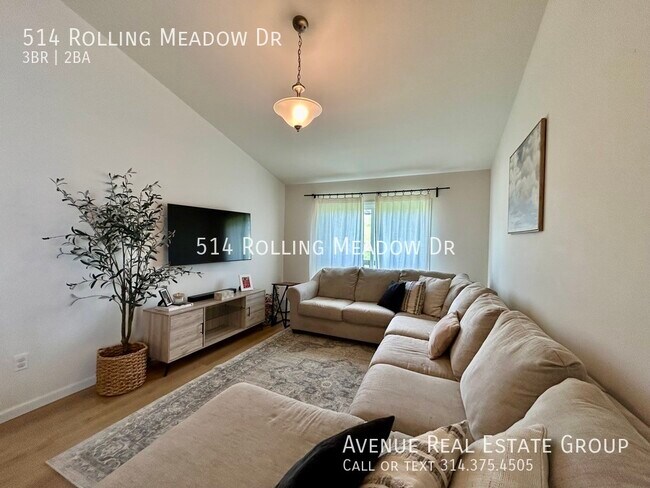 Building Photo - Perfect blend of style and functionality