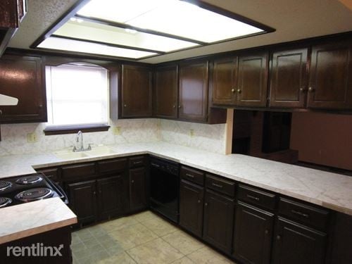 Building Photo - 3 br, 2 bath House - 813 NW 118th St