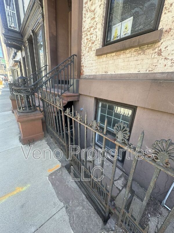 Foto del edificio - 16 2nd St