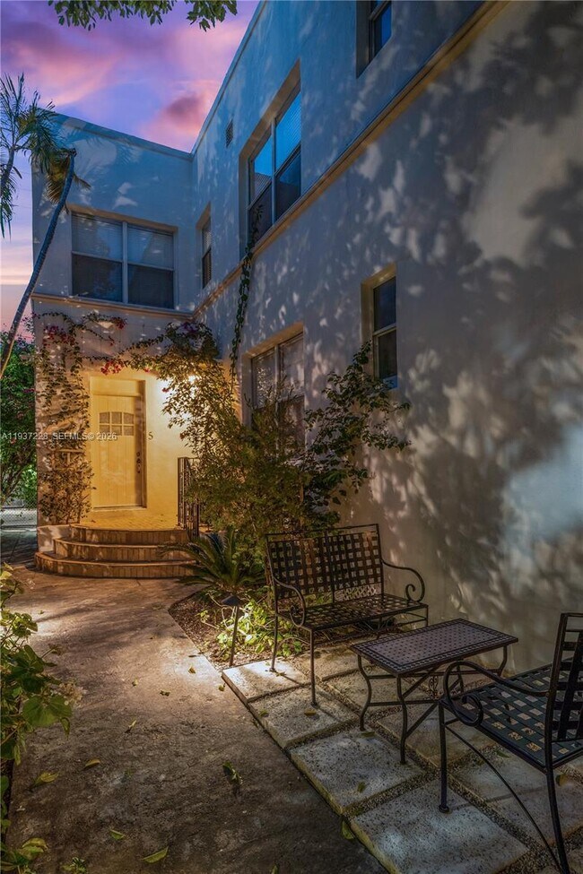 Foto del edificio - 726 Meridian Ave