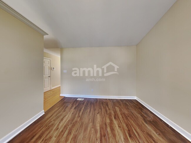 Foto del edificio - 3342 Swinford Court