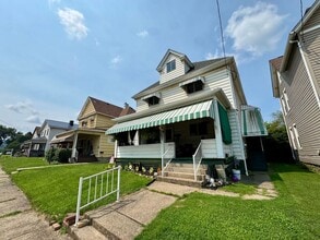 Building Photo - 227 5th Ave