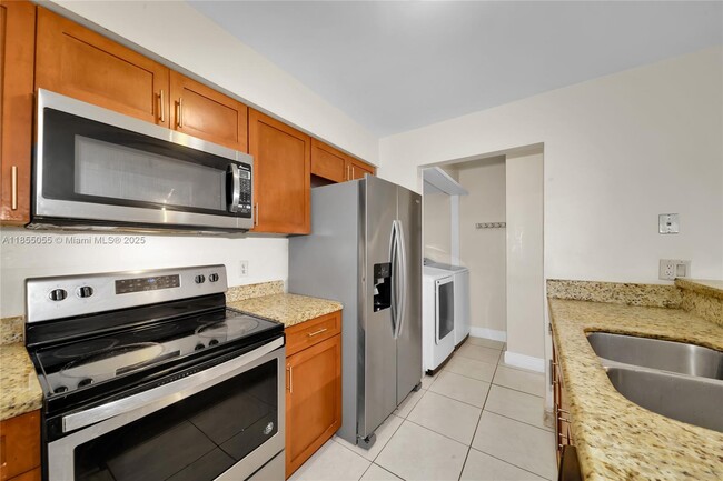 Building Photo - 4033 SW 68th Way