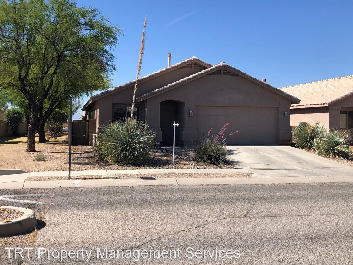 Primary Photo - 3 br, 2 bath House - 10396 E OAKBROOK ST