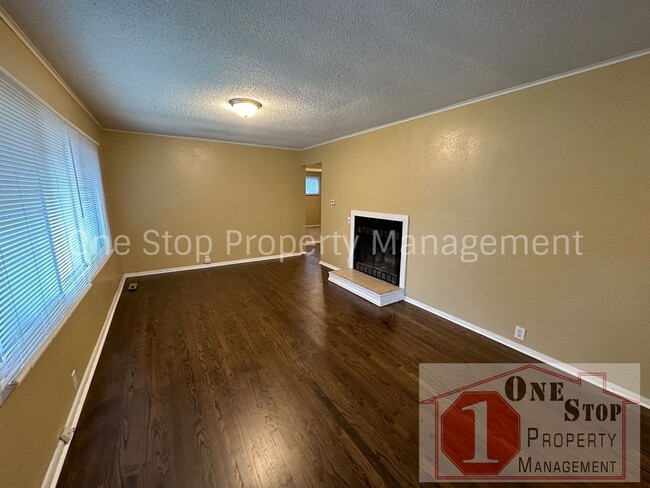 Building Photo - Adorable 3 Bedroom Home in Kansas City!!