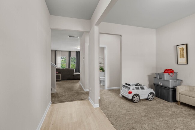 Building Photo - 1518 Valley Brook Dr SW