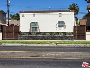 Building Photo - 5918 S Figueroa St