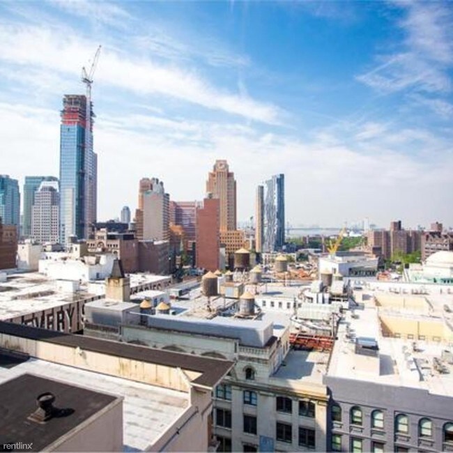 Building Photo - 233 Schermerhorn St