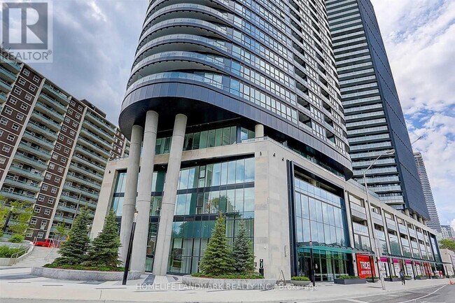 Photo du bâtiment - 585 Bloor St E