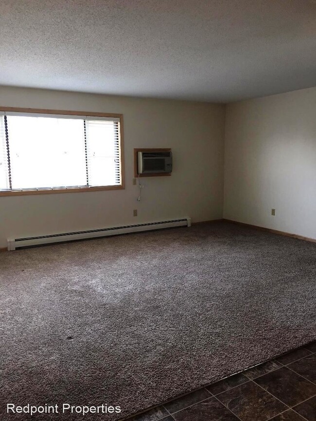 Building Photo - 902 15th St N