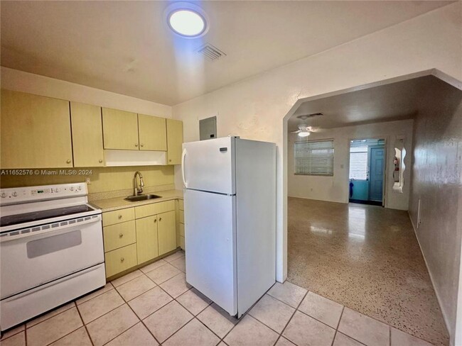 Foto del edificio - 2 bedroom in Hollywood FL 33020