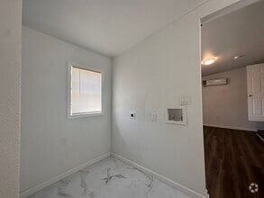 Building Photo - 527 S Kent Dr