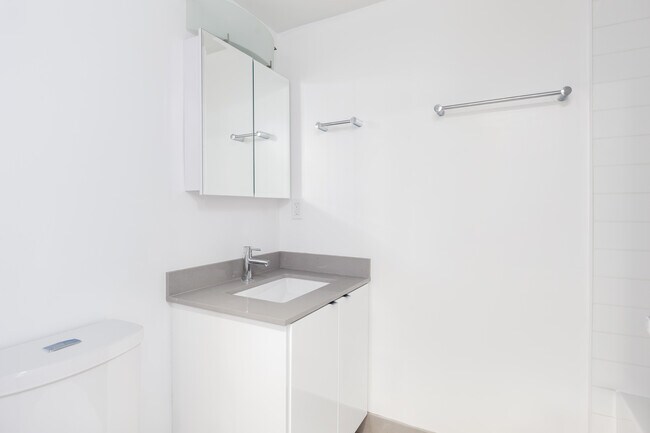 Building Photo - Hendry House