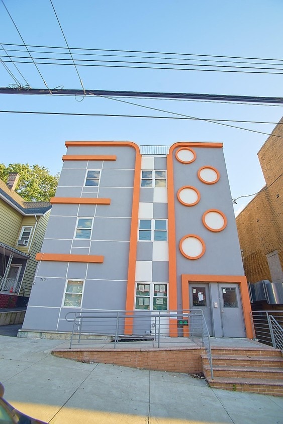 716 E 234th St Unit 2A, The Bronx, NY 10466 Room for Rent in The