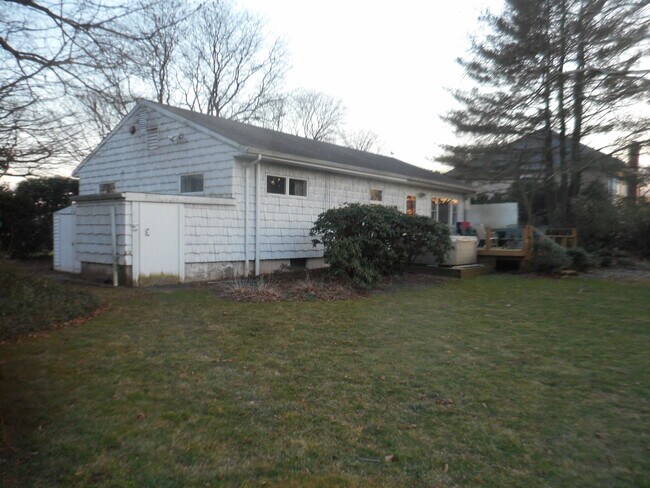 Building Photo - 136 Briarheath Ln