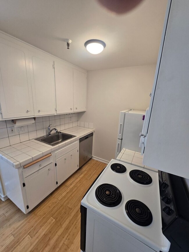 Building Photo - 4730 Noyes St