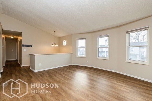 Foto del edificio - NOW AVAILABLE! - 1958 Vandalia Ct, Columbu...