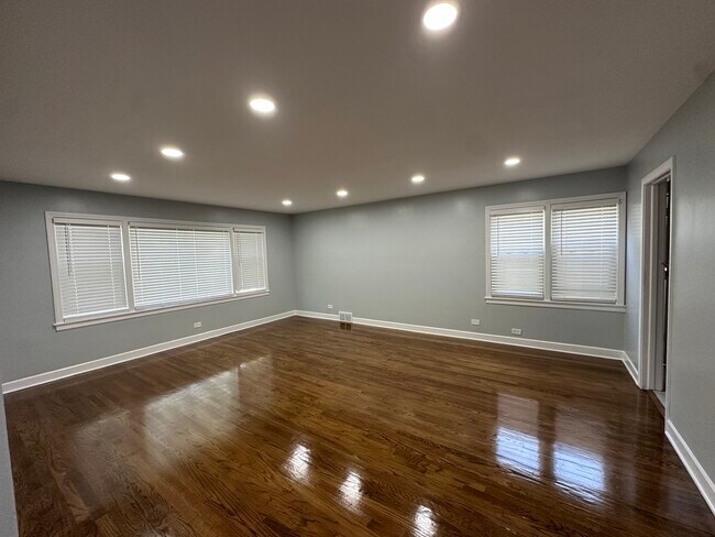 Foto del edificio - 8232 Keating Ave