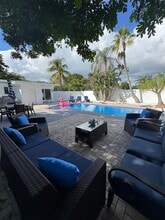 Building Photo - 1900 NE 2nd St