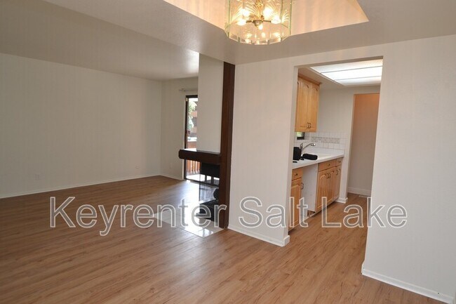 Foto del edificio - 6877 Countrywoods Cir
