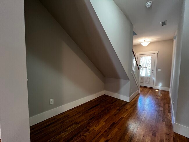 Building Photo - 110 Ellsworth Manor Dr