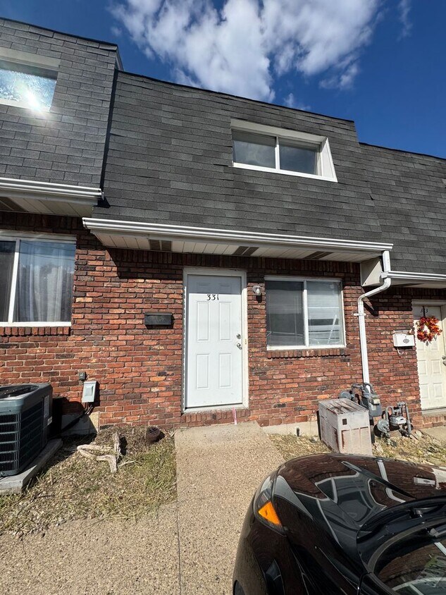 Primary Photo - 2-Bedroom 1-Bathroom townhouse in McKeesport!