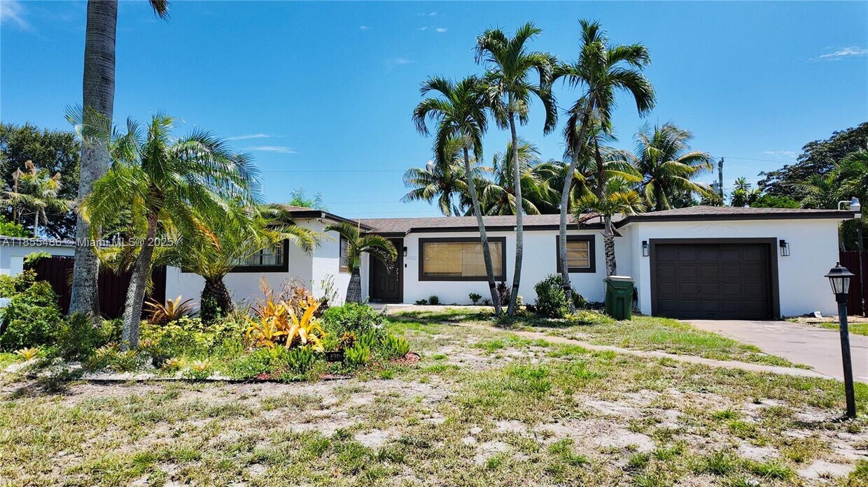 Foto principal - 6950 SW 14th St