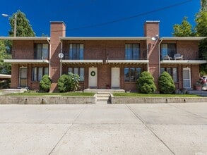 Building Photo - 704 S Orch Dr