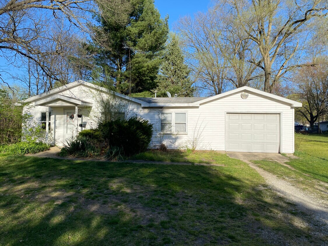1920 Lynn St, Mishawaka, IN 46545 House Rental in Mishawaka, IN