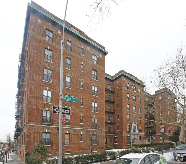 31 Ocean Parkway Apartments Brooklyn, NY