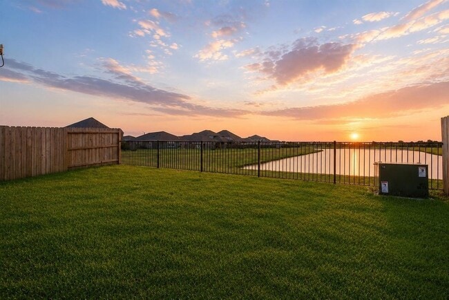 Building Photo - 6643 Escondido Dr