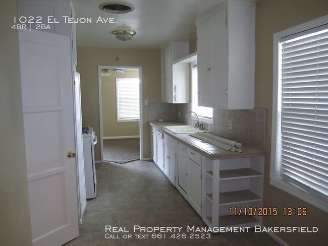 Building Photo - 1022 El Tejon Avenue