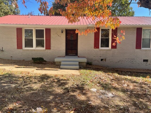 Primary Photo - 1704 Walnut Ave