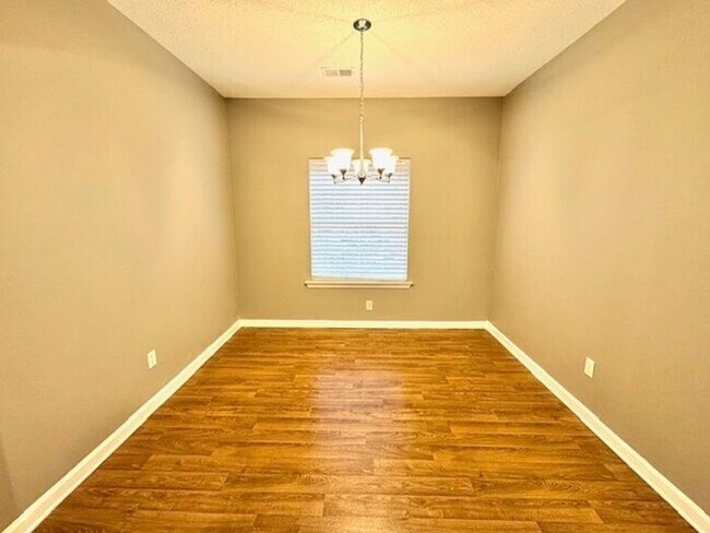 Foto del edificio - Now Leasing a 4-bedroom 2.5 bath home in Cordova off of Macon and Houston Levee