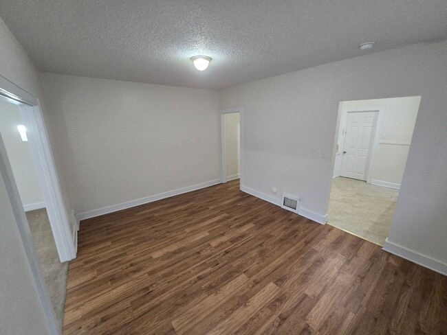 Building Photo - 3302-3304 Parkwood