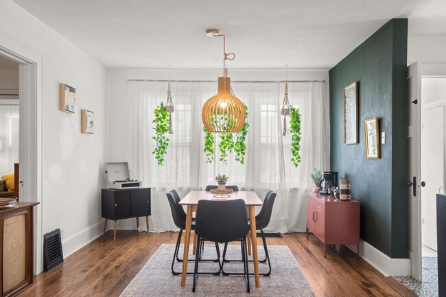 Building Photo - 640 48th St