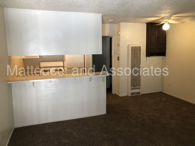 Building Photo - Conveniently Located 1 bed 1 bath