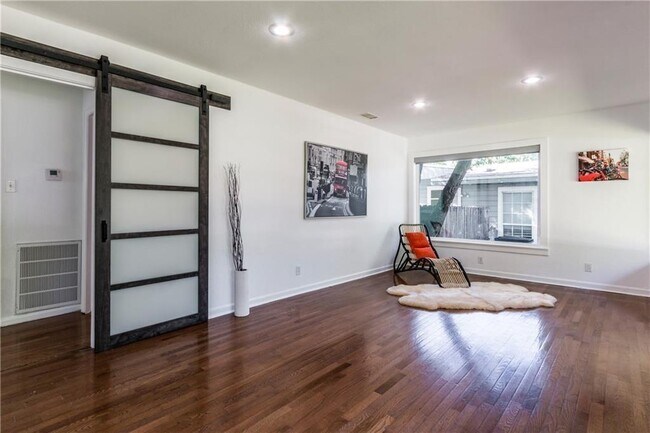 Foto del edificio - 5509 Link Ave