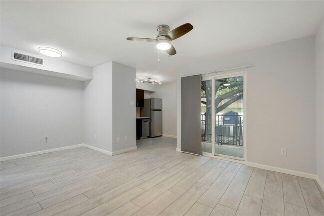 Foto del edificio - 1840 Burton Dr