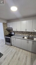 Building Photo - 2121-2121 Roche Ct