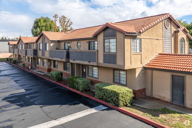 Building Photo - Banbury Apartments