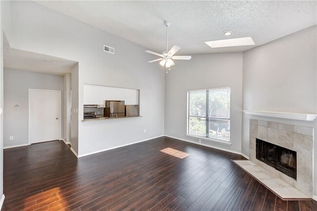 Foto del edificio - 5616 Preston Oaks Rd