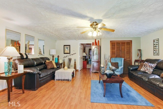 Building Photo - 304 Whitehead Rd