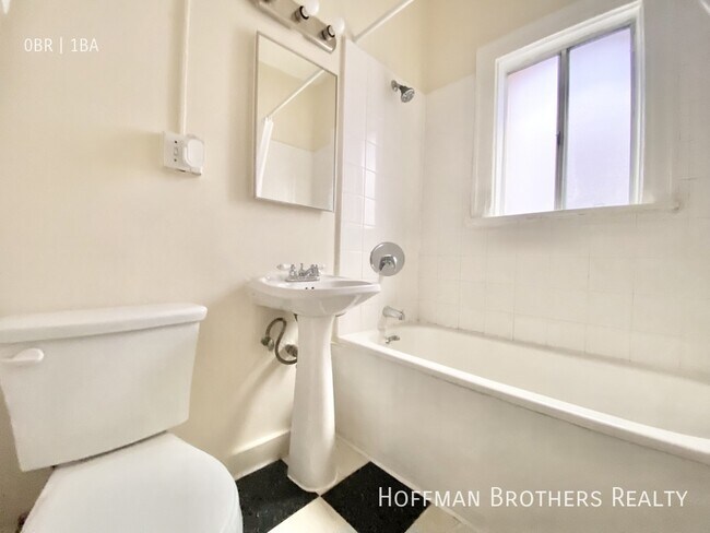 Foto del edificio - 447 S Grand View St