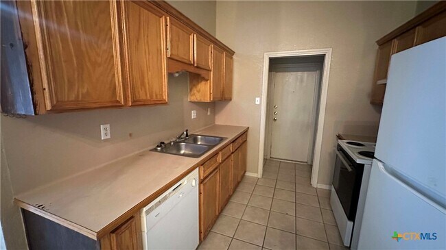 Foto del edificio - 3204 Raven Dr